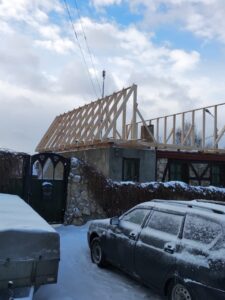 Замена кровли на ломаную двускатную, без утепление